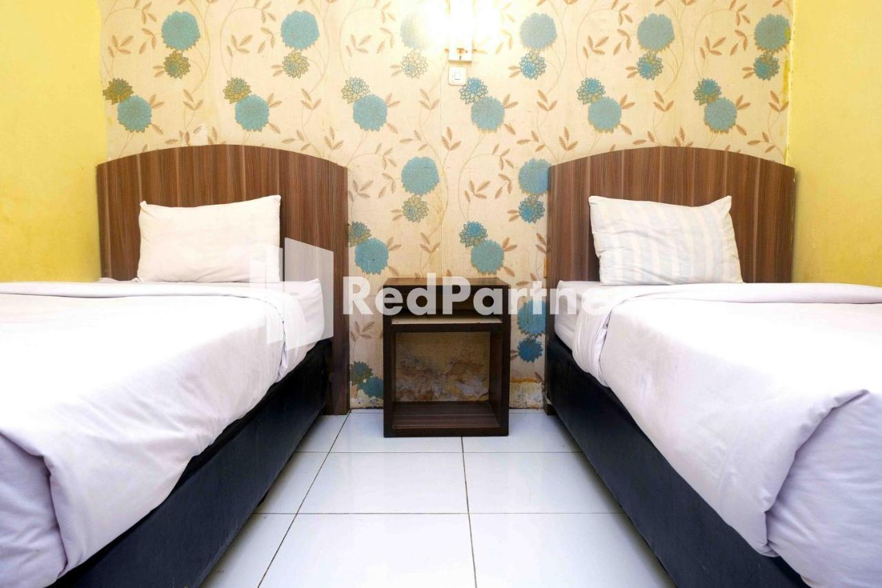 Hotel Permata Makassar Mitra Reddoorz Balangberu Bagian luar foto