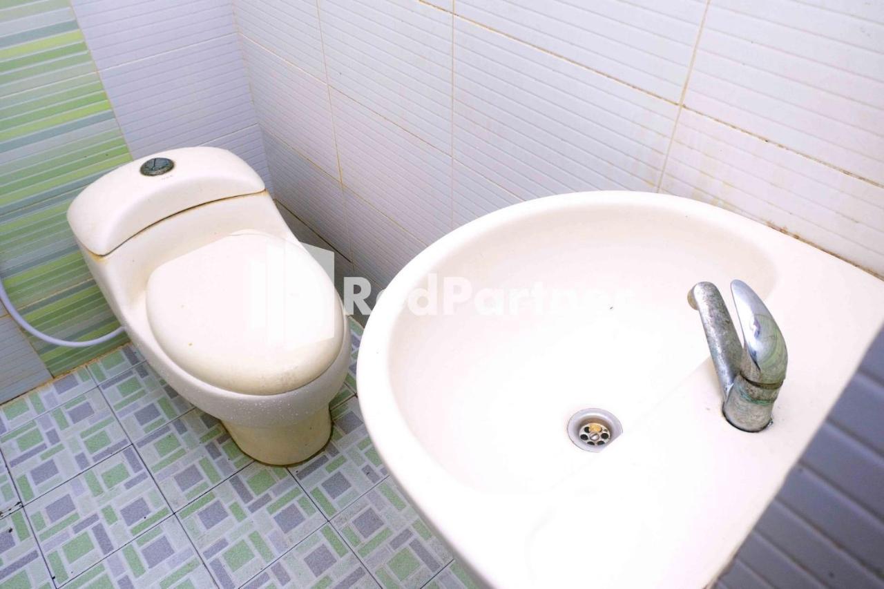 Hotel Permata Makassar Mitra Reddoorz Balangberu Bagian luar foto