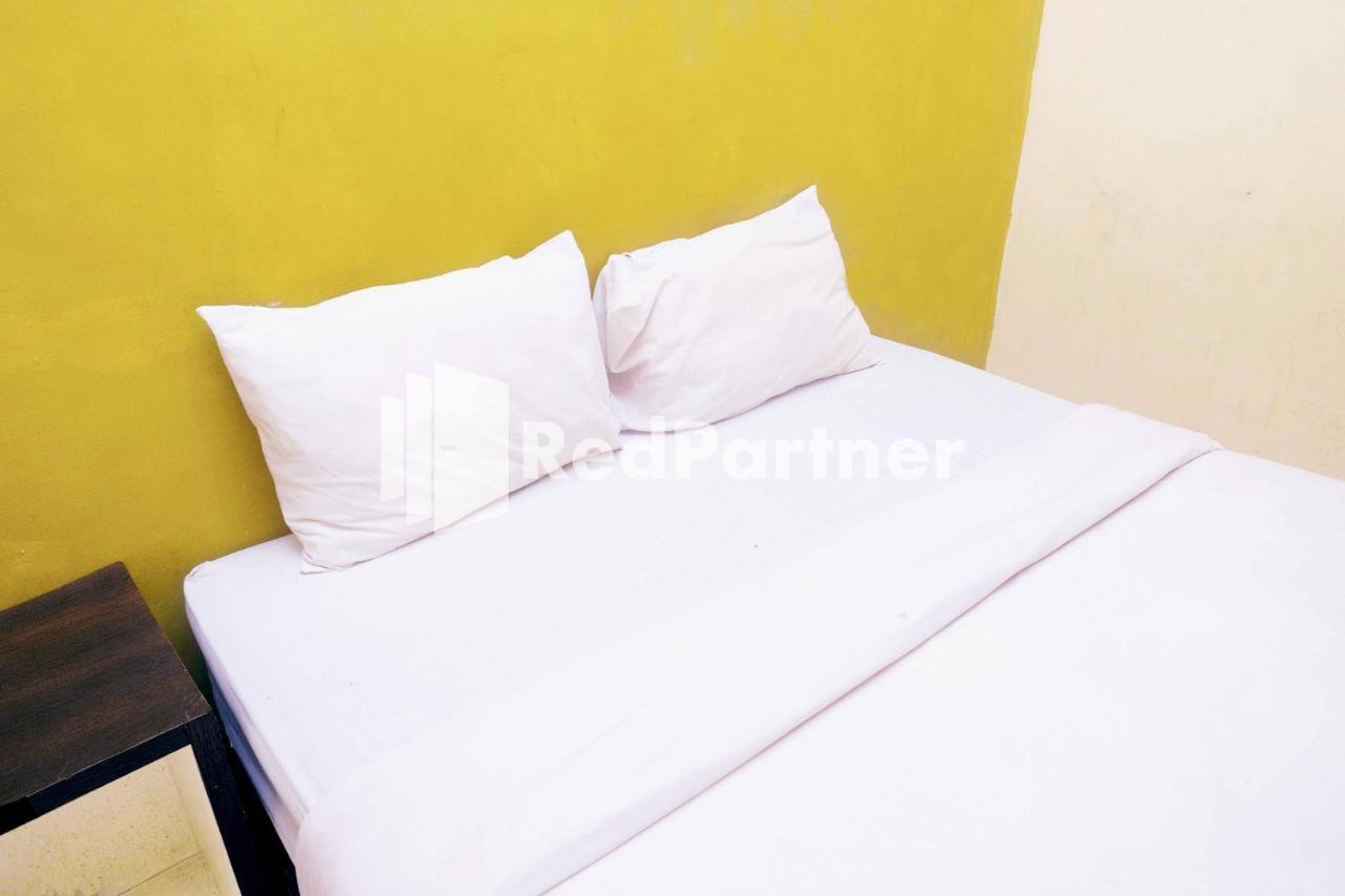 Hotel Permata Makassar Mitra Reddoorz Balangberu Bagian luar foto