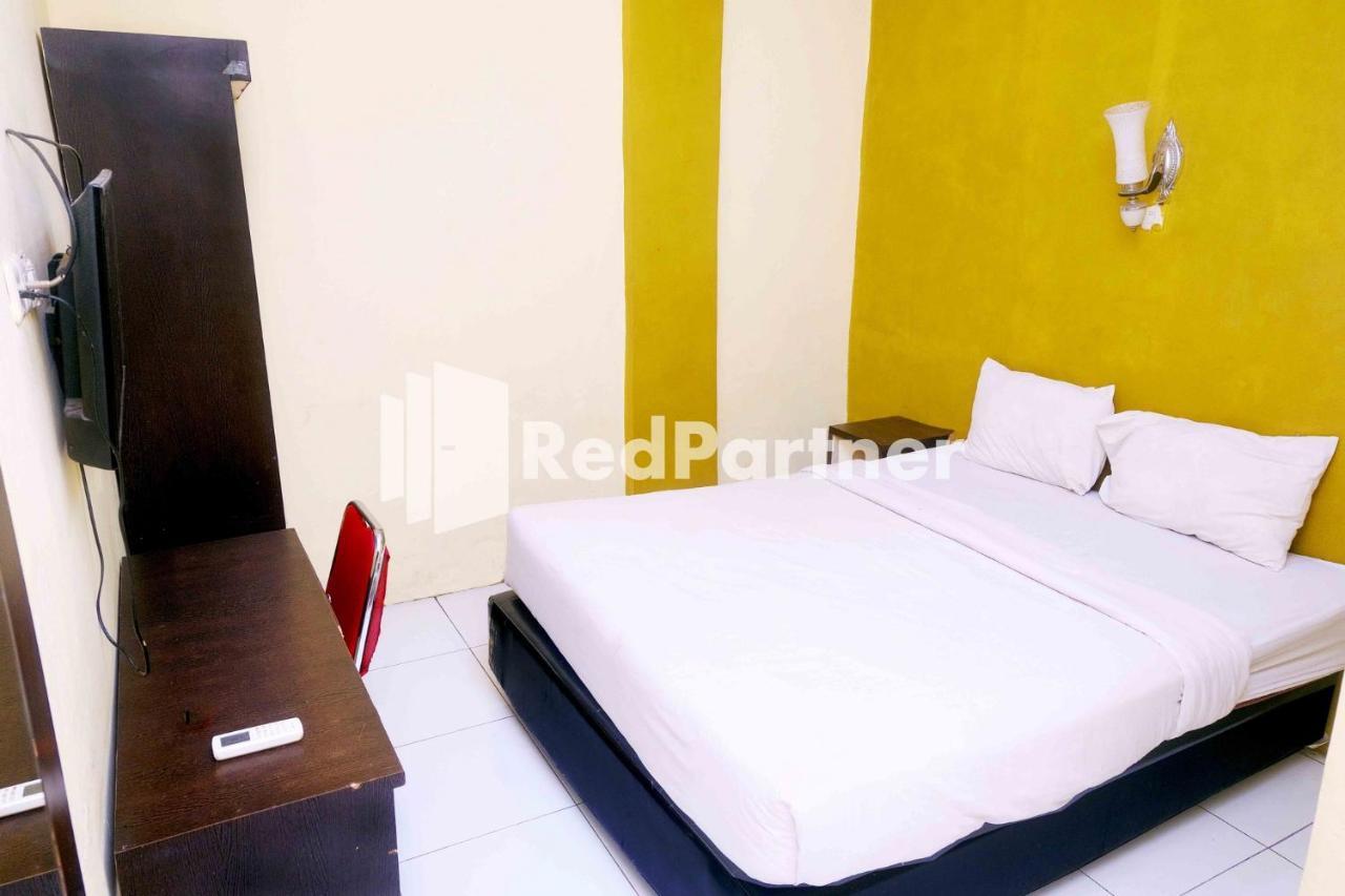Hotel Permata Makassar Mitra Reddoorz Balangberu Bagian luar foto